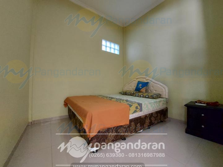 Tampilan kamar tidur Villa Citumang 2 Pangandaran<br />
Di lengkapi dengan AC dan bed ukuran 120x200